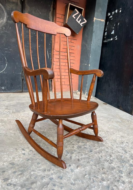 ROCKING CHAIR