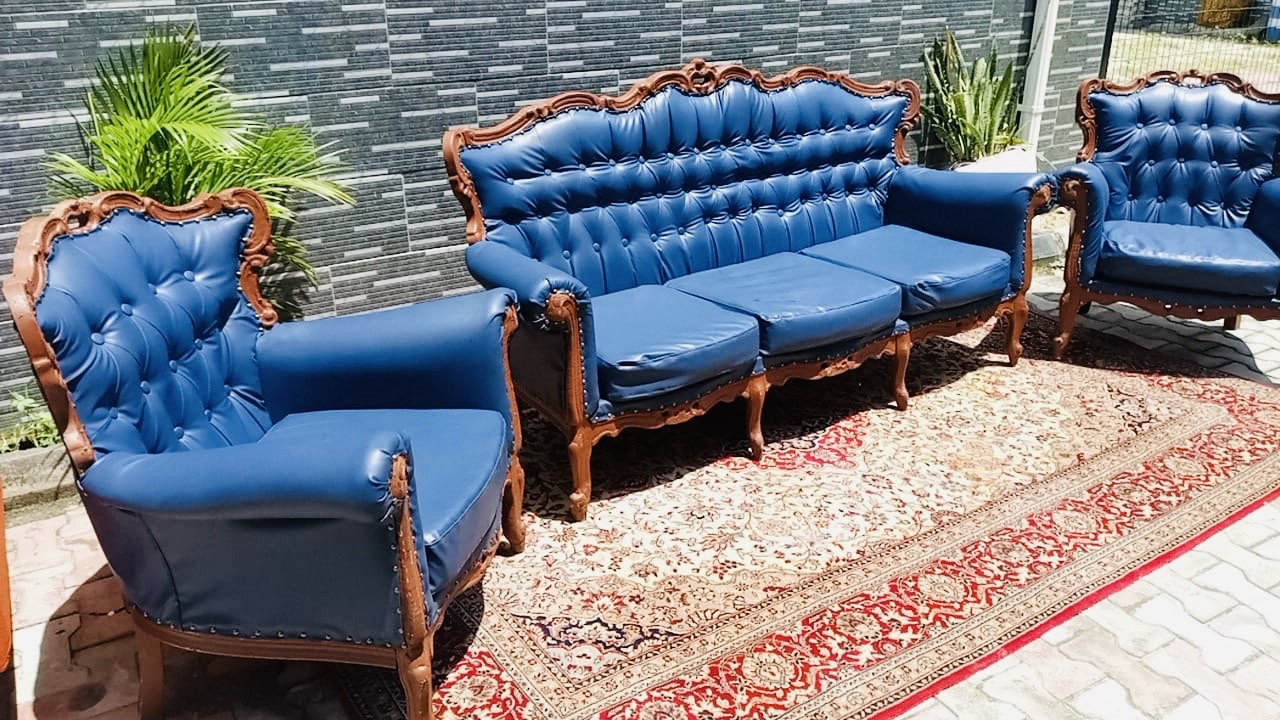 Royal Blue Victorian Sofa Set