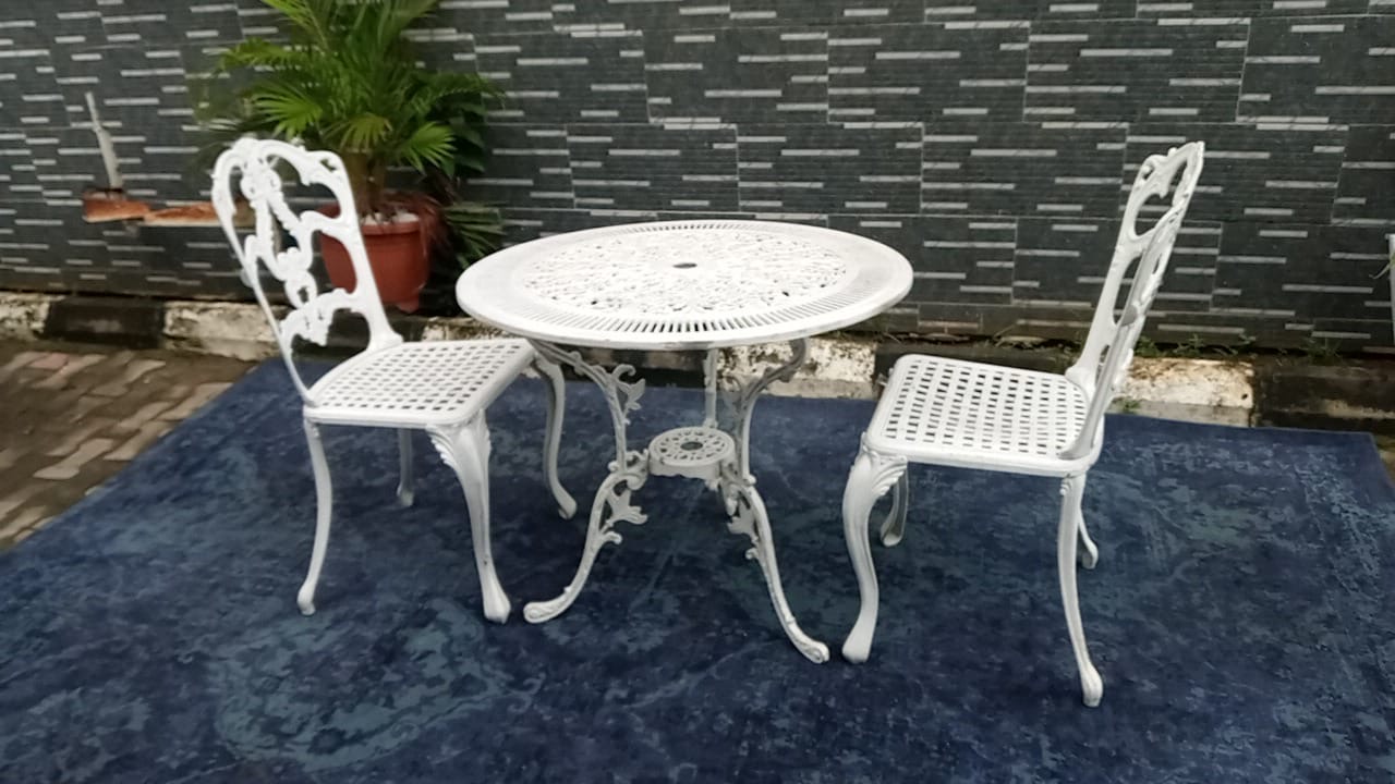 White Cast Aluminum 3-Piece Patio Bistro Set