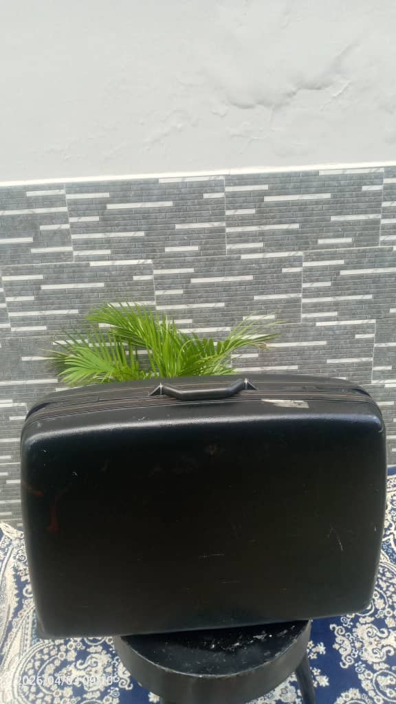 Vintage & Retro Suitcases & Briefcases Collection - Image 2