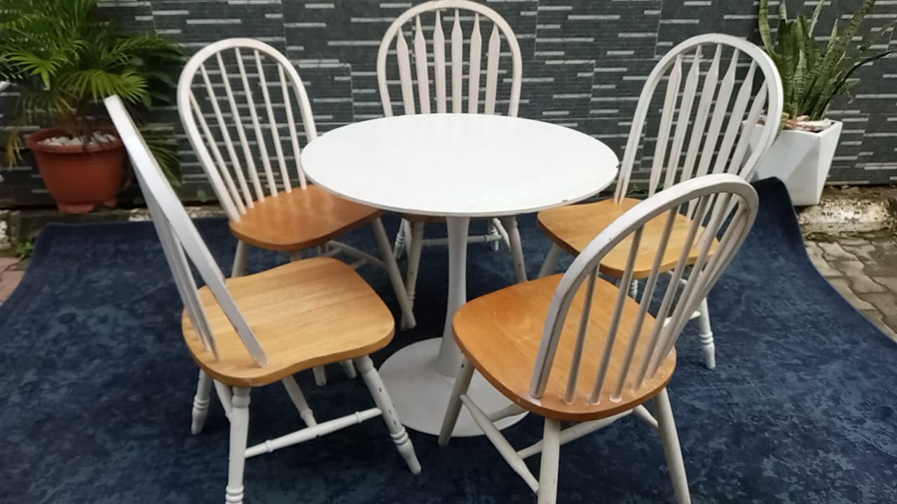 White and Wood Country-Style Bistro Dining Set