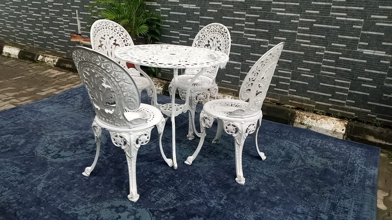 White Cast Aluminum 5-Piece Garden Dining Set
