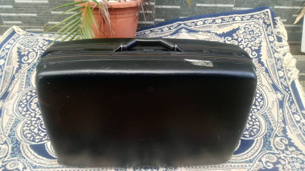 Vintage & Retro Suitcases & Briefcases Collection - Image 11
