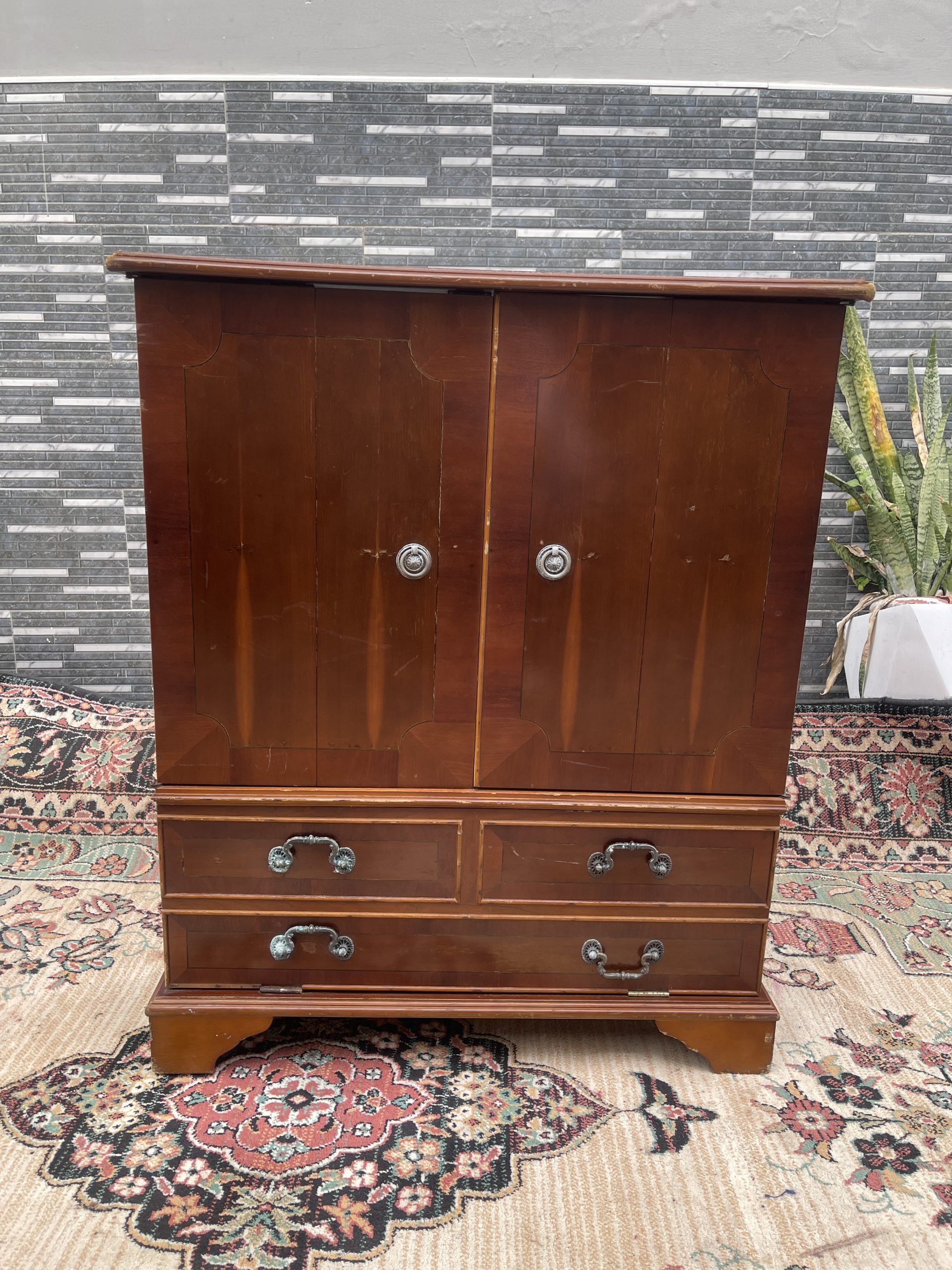 Brown Vintage Shelf / Cabinet