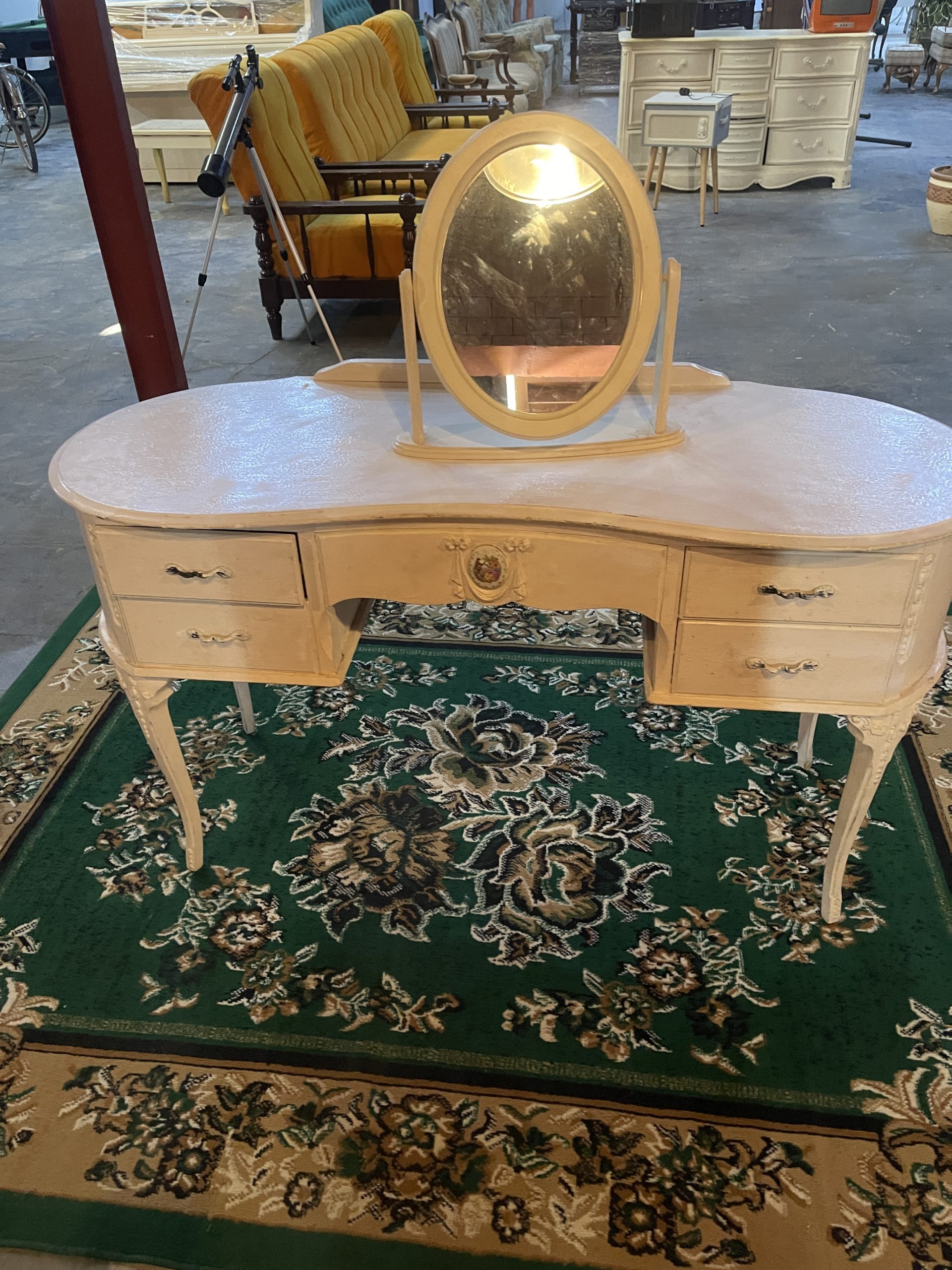Vintage Cream Dressing Table Vanity