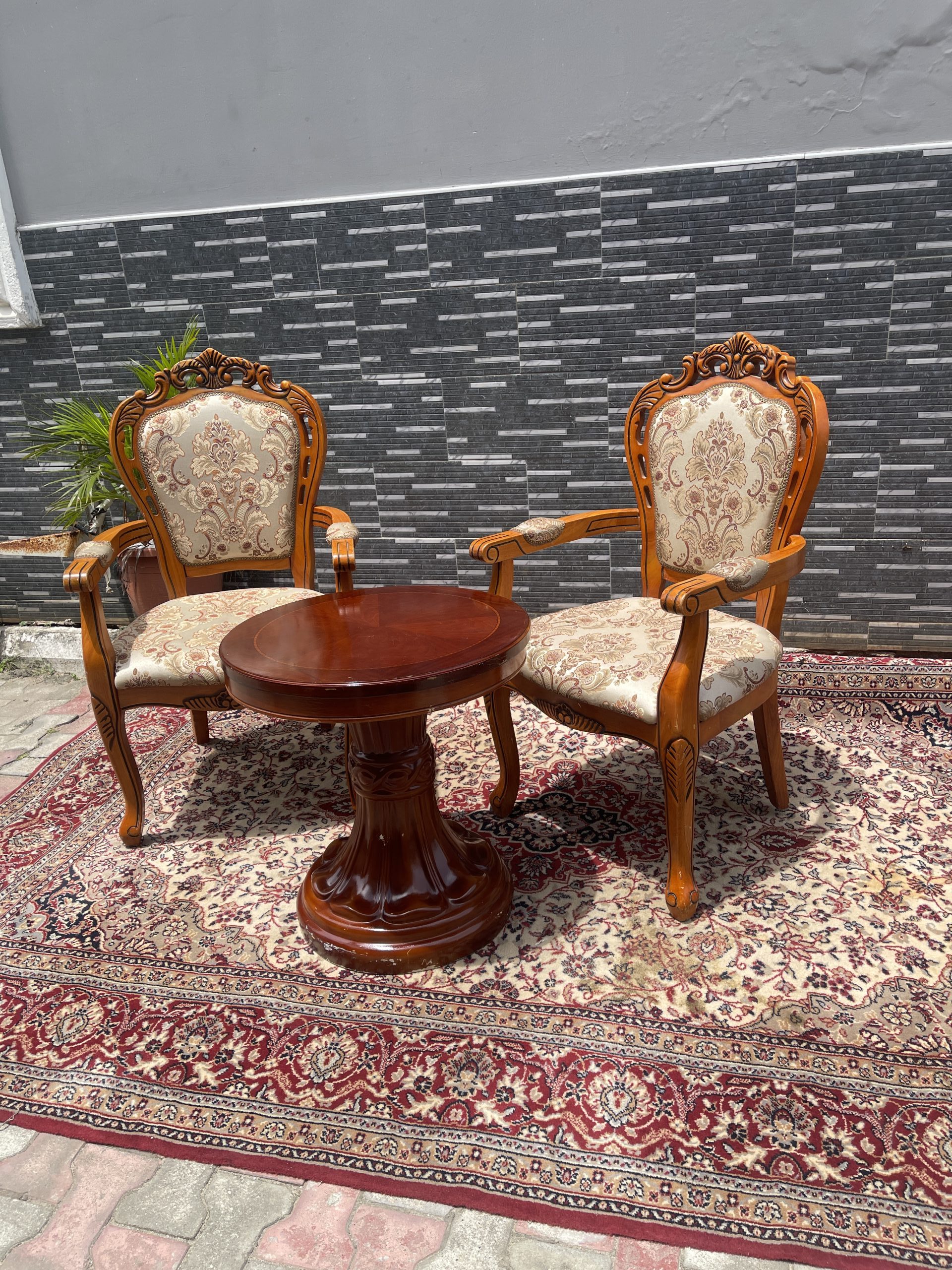 Royal Wooden Accent Chairs with Round Table