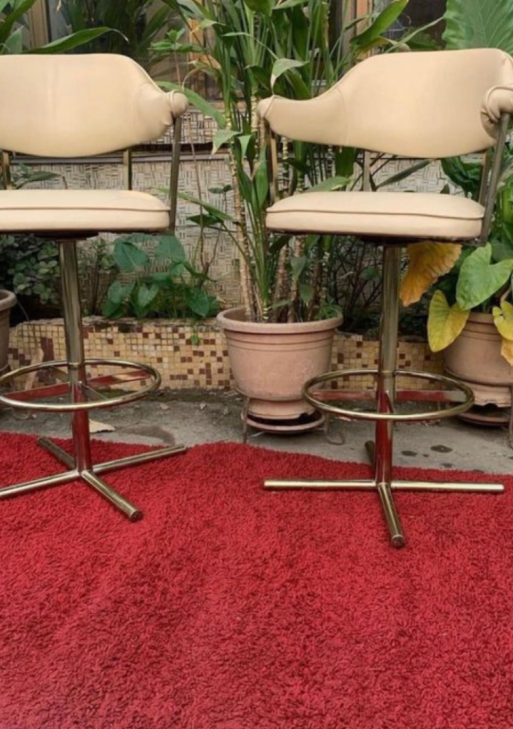 Vintage Beige Leatherette Bar Stools