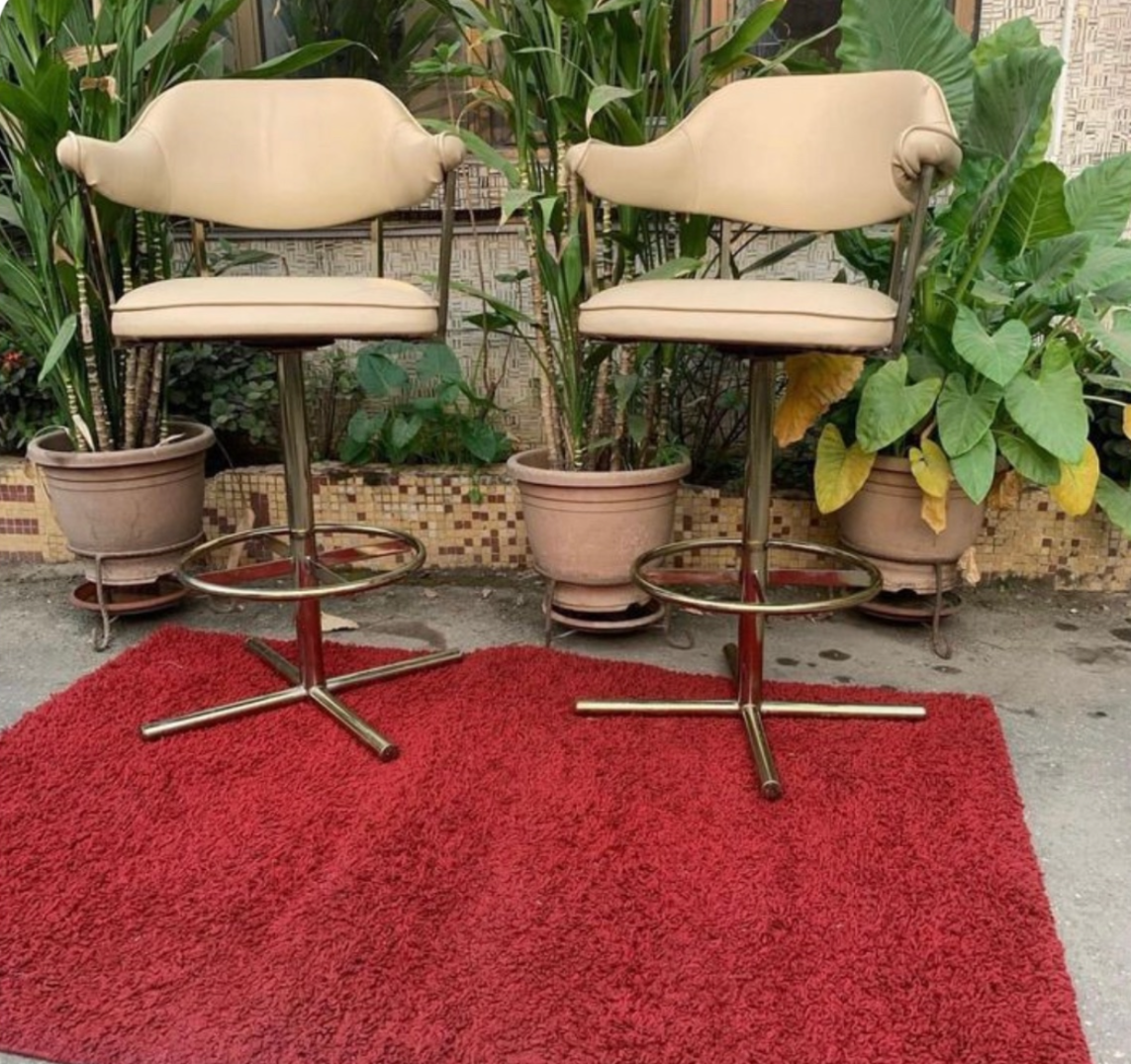 Vintage Beige Leatherette Bar Stools