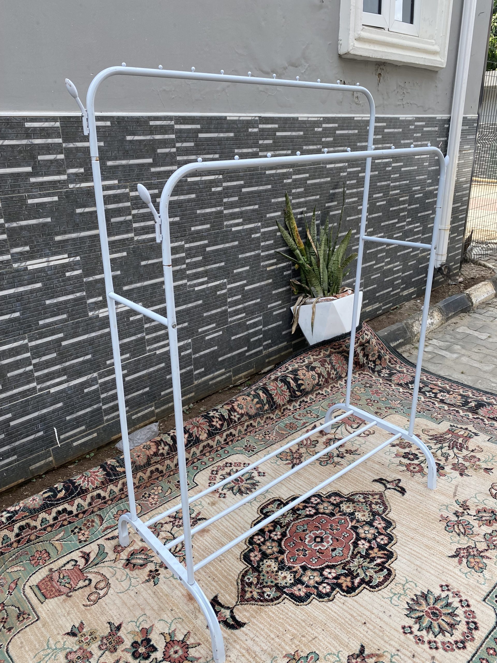 White Metal Cloth Rack / Garment Rack