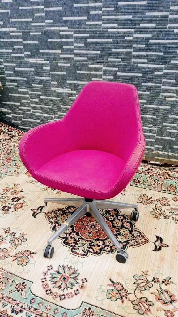 Hot Pink Vintage Swivel Office Chair