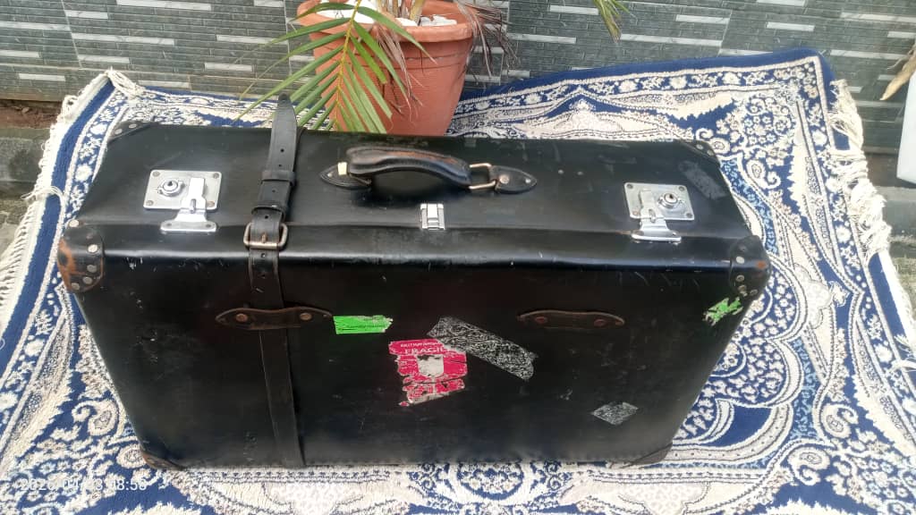 Vintage & Retro Suitcases & Briefcases Collection - Image 21