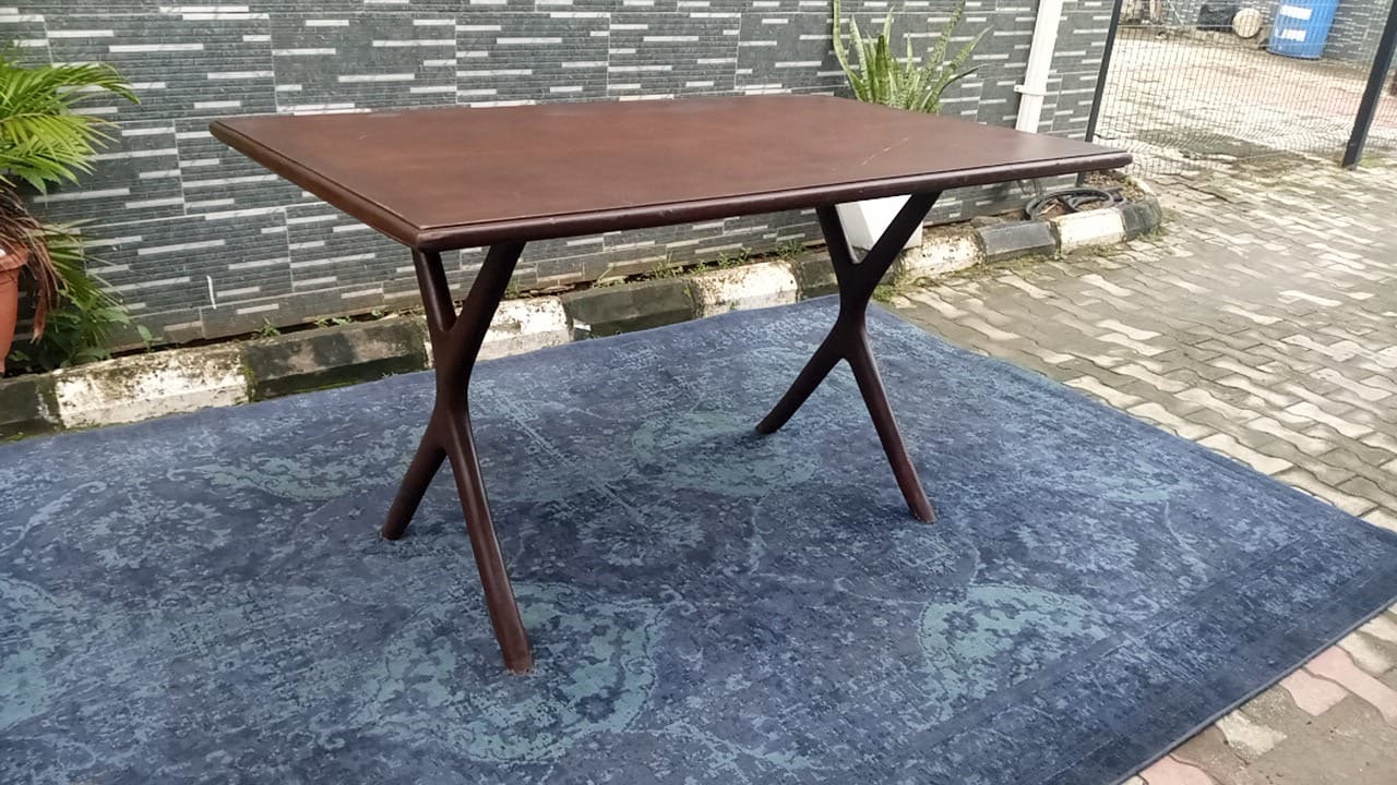 Mid-Century Modern Dining Table with X-Shape Legs