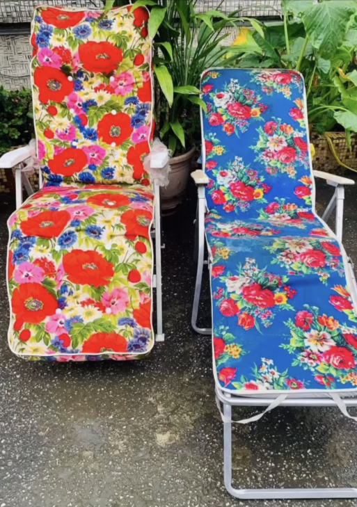 Retro Floral Folding Lawn Loungers