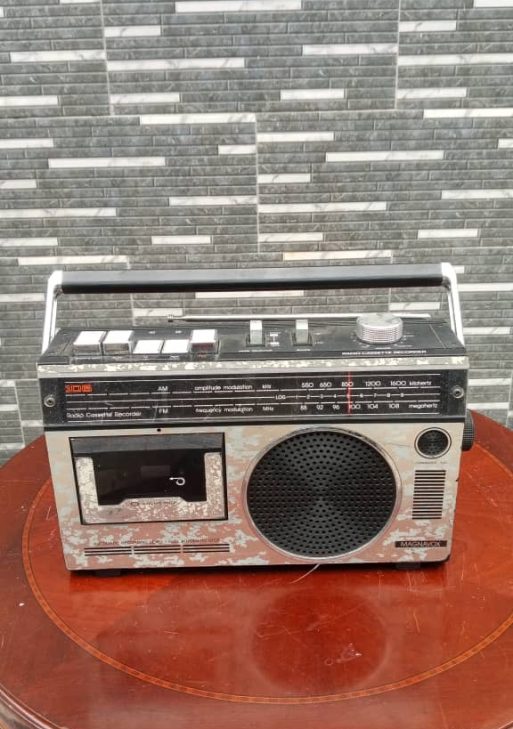 Vintage Magnavox Portable Radio Cassette Recorder