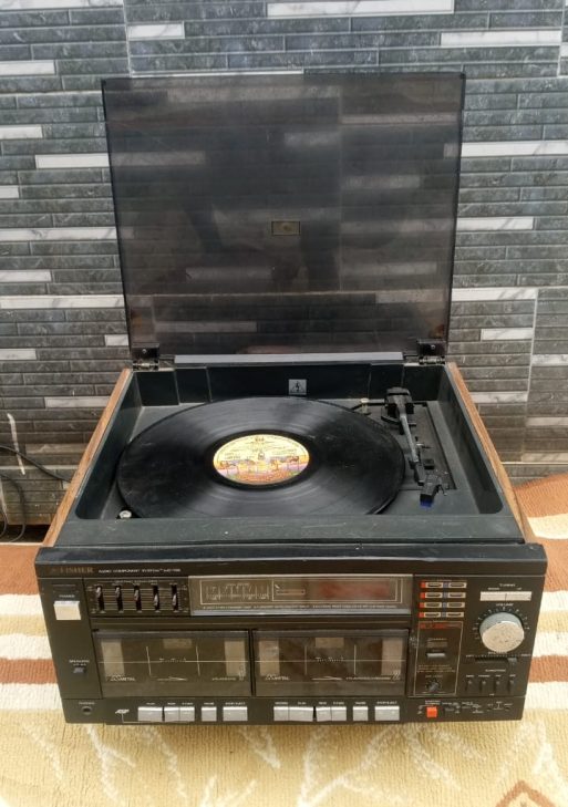 Vintage Fisher Stereo Audio Component System & Turntable